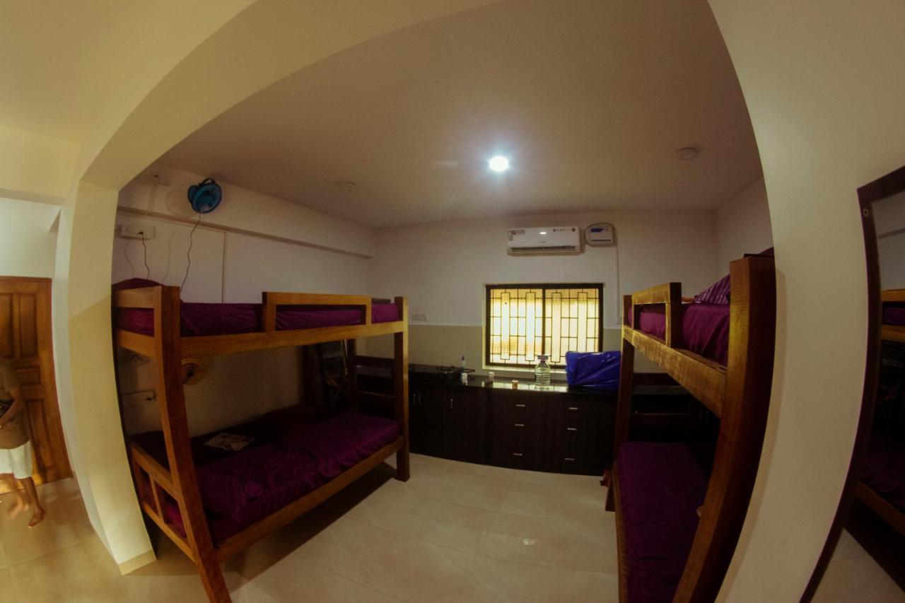 Bonds Hostel Candolim Exterior foto