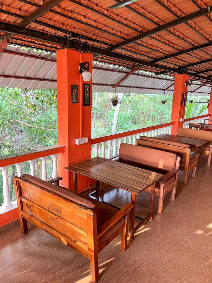 Bonds Hostel Candolim Exterior foto